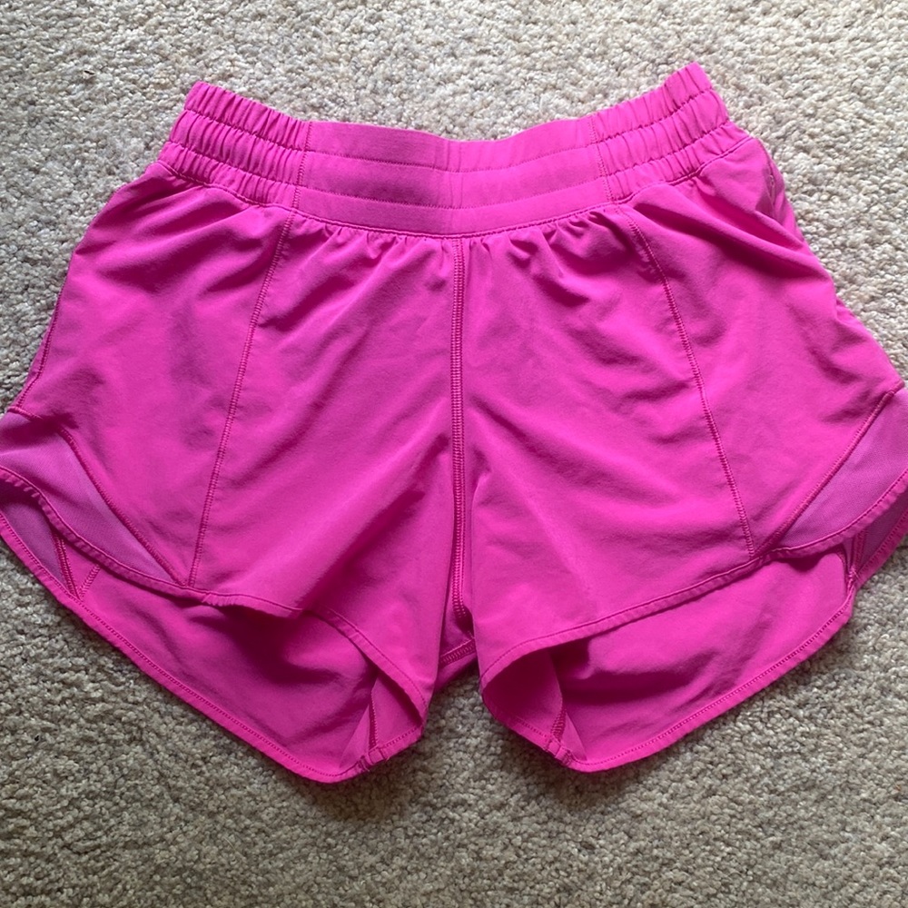 Lululemon sonic pink hotty hot shorts 4"